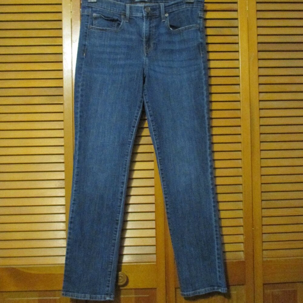 Gap jeans Classic Straight blue denim with stretch like new size 12